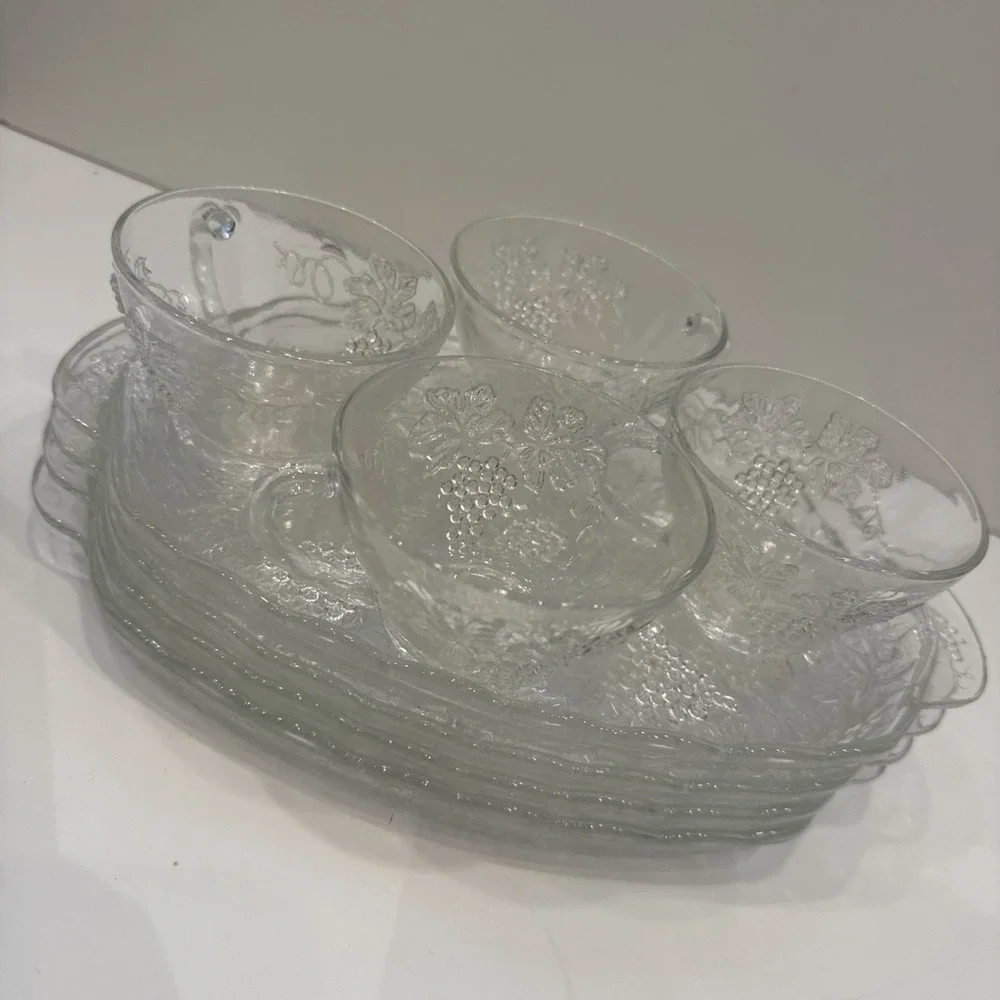 Vintage Anchor‎ Hocking 8 Piece Snack Set Clear Glass Grapes & Leaf Pattern